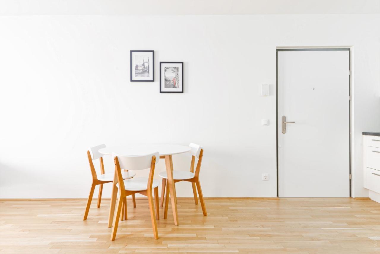 Whats-App Self-Check-In - 1Br Apartment, Near Airport,15 Min To Center Вена Экстерьер фото